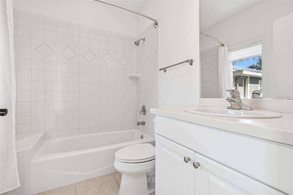 En Venta: $965,000 (3 camas, 3 baños, 1667 Pies cuadrados)