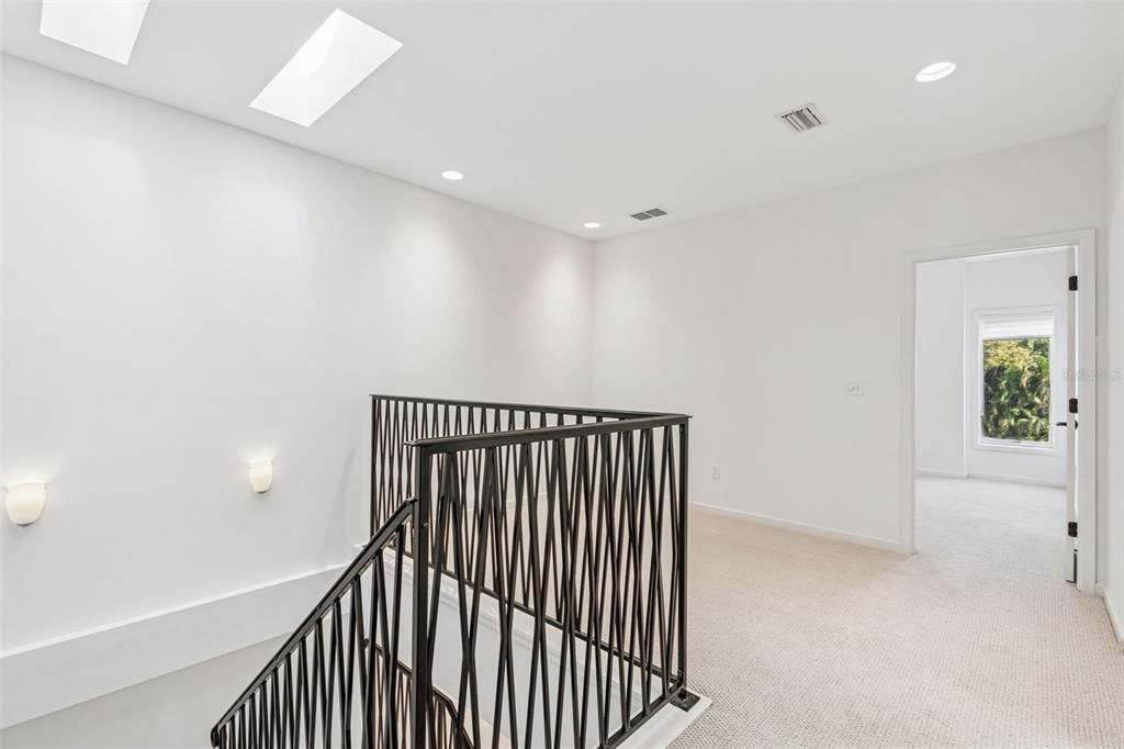 En Venta: $965,000 (3 camas, 3 baños, 1667 Pies cuadrados)