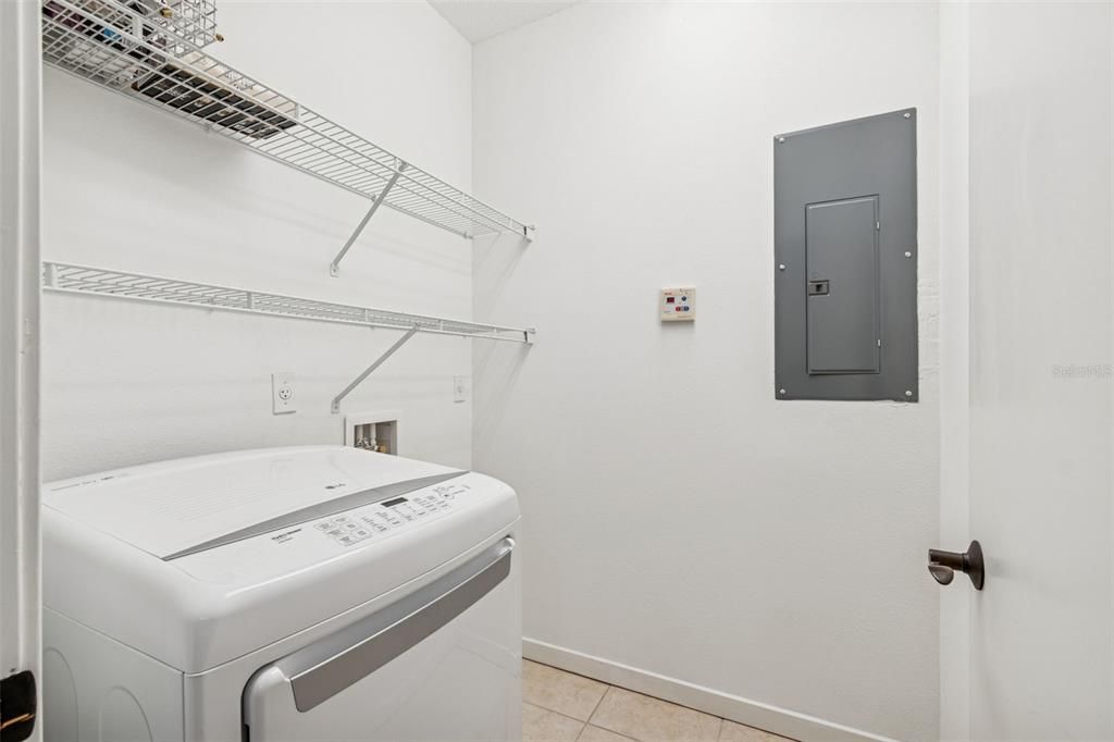 En Venta: $965,000 (3 camas, 3 baños, 1667 Pies cuadrados)