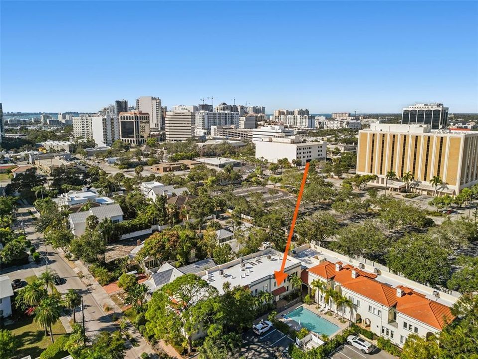 En Venta: $965,000 (3 camas, 3 baños, 1667 Pies cuadrados)