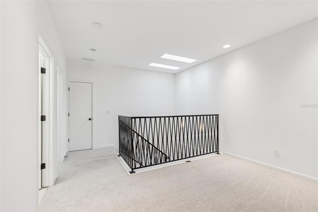 En Venta: $965,000 (3 camas, 3 baños, 1667 Pies cuadrados)