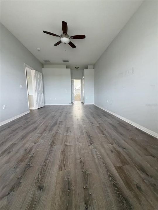 For Rent: $3,200 (4 beds, 3 baths, 2432 Square Feet)