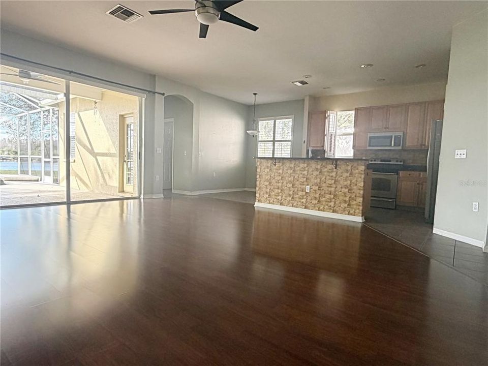 For Rent: $3,200 (4 beds, 3 baths, 2432 Square Feet)