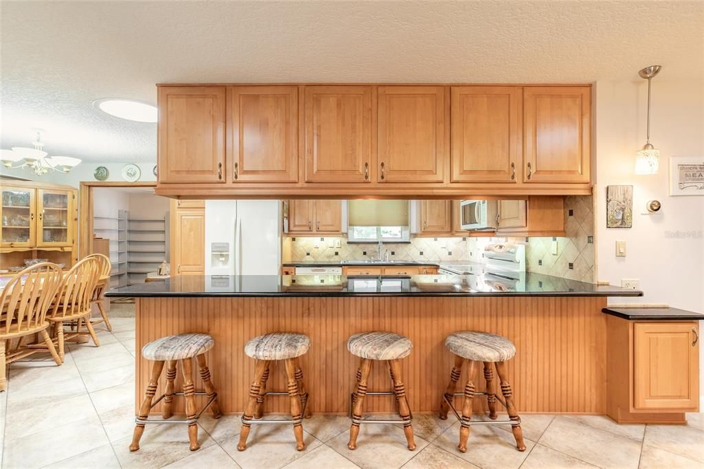 待售: $319,900 (2 贝兹, 2 浴室, 1780 平方英尺)