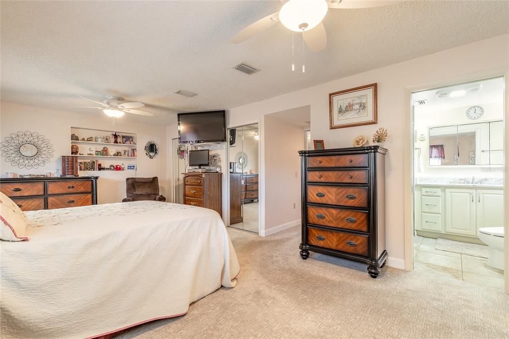 待售: $319,900 (2 贝兹, 2 浴室, 1780 平方英尺)