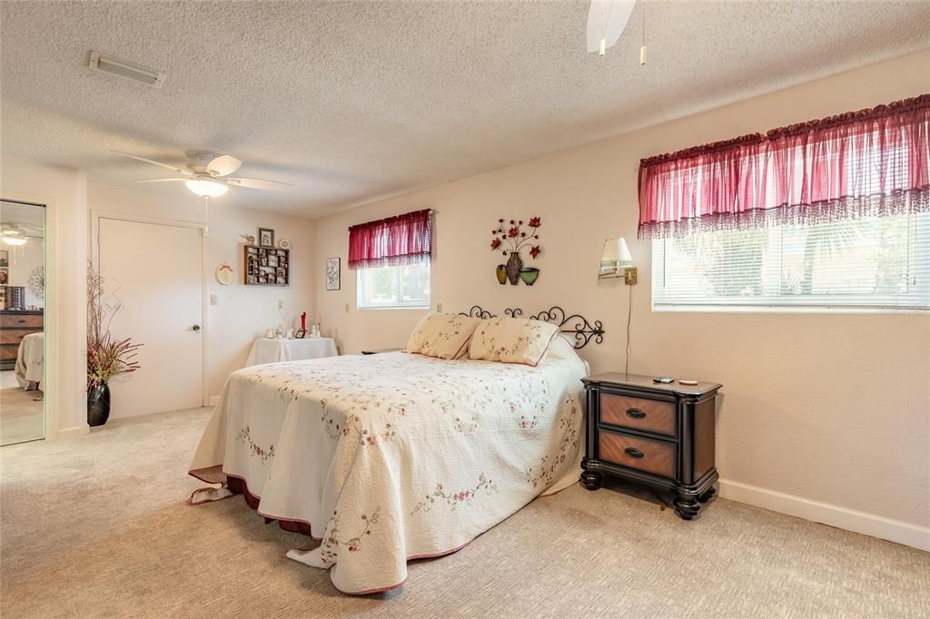 待售: $319,900 (2 贝兹, 2 浴室, 1780 平方英尺)