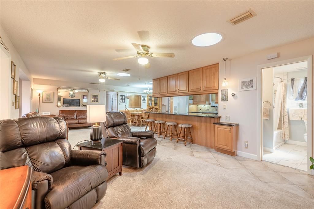 待售: $319,900 (2 贝兹, 2 浴室, 1780 平方英尺)