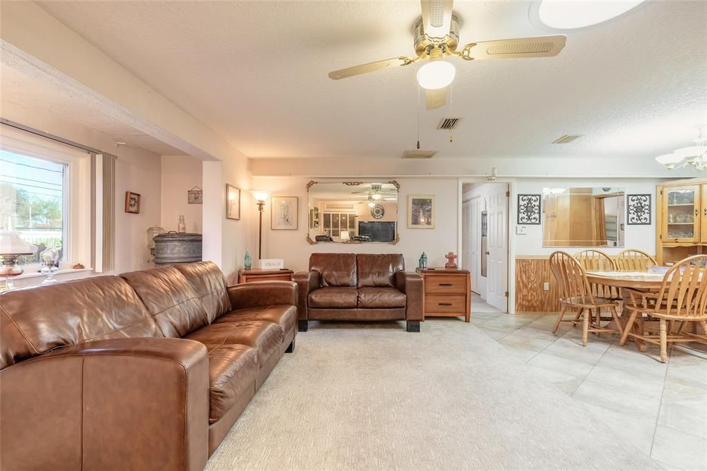 待售: $319,900 (2 贝兹, 2 浴室, 1780 平方英尺)