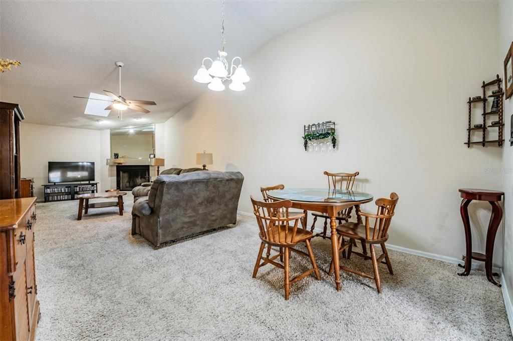 En Venta: $330,000 (3 camas, 2 baños, 1500 Pies cuadrados)