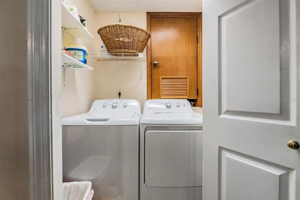 En Venta: $330,000 (3 camas, 2 baños, 1500 Pies cuadrados)