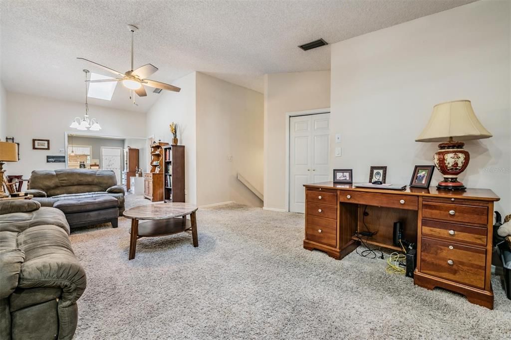 En Venta: $330,000 (3 camas, 2 baños, 1500 Pies cuadrados)