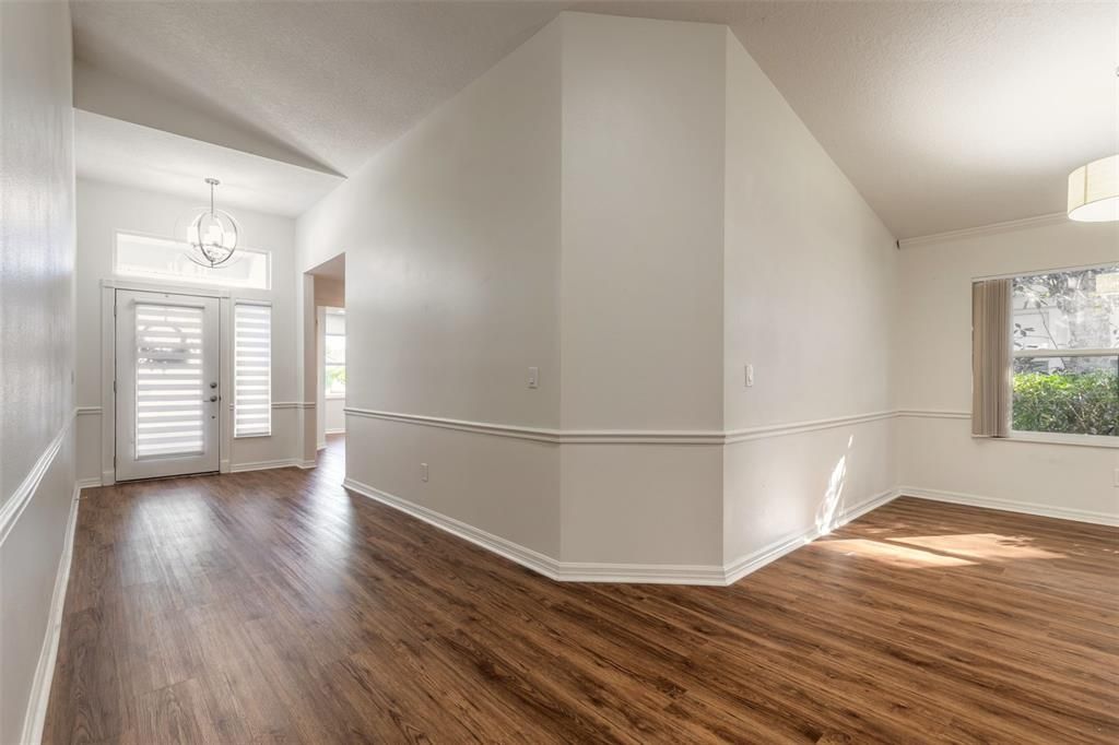 На продажу: $349,900 (3 спален, 2 ванн, 1672 Квадратных фут)