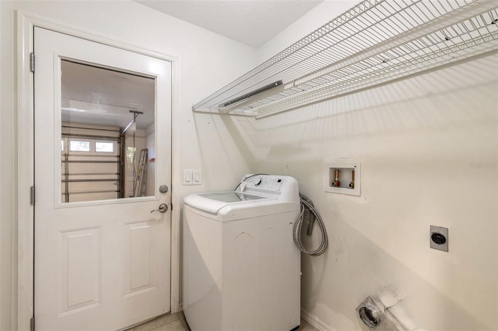 На продажу: $349,900 (3 спален, 2 ванн, 1672 Квадратных фут)