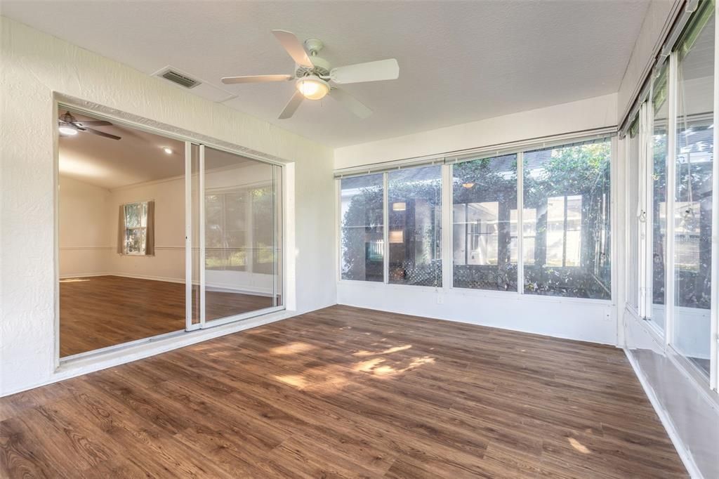 На продажу: $349,900 (3 спален, 2 ванн, 1672 Квадратных фут)