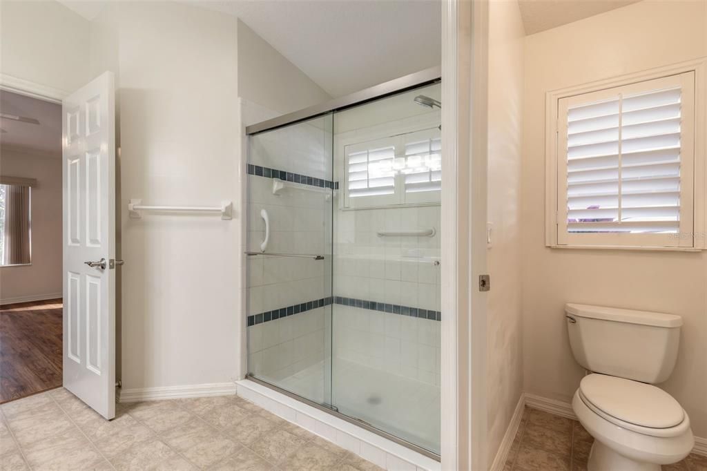 На продажу: $349,900 (3 спален, 2 ванн, 1672 Квадратных фут)