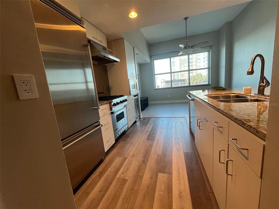 For Rent: $2,000 (2 beds, 1 baths, 1050 Square Feet)