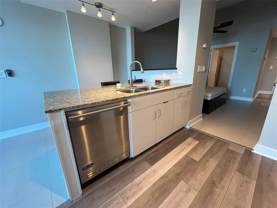 For Rent: $2,000 (2 beds, 1 baths, 1050 Square Feet)