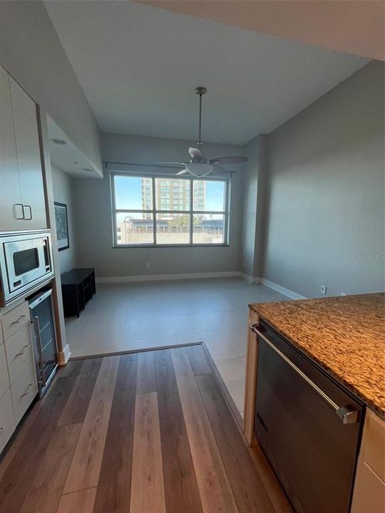For Rent: $2,000 (2 beds, 1 baths, 1050 Square Feet)