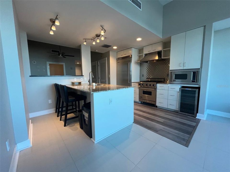 For Rent: $2,000 (2 beds, 1 baths, 1050 Square Feet)