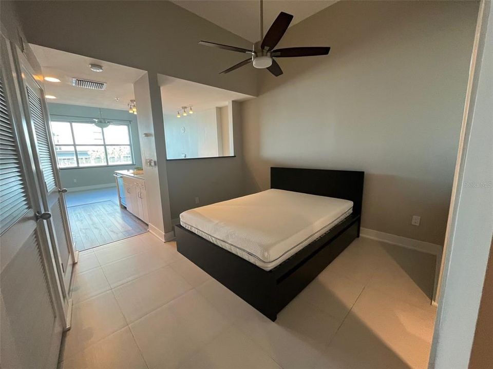 For Rent: $2,000 (2 beds, 1 baths, 1050 Square Feet)