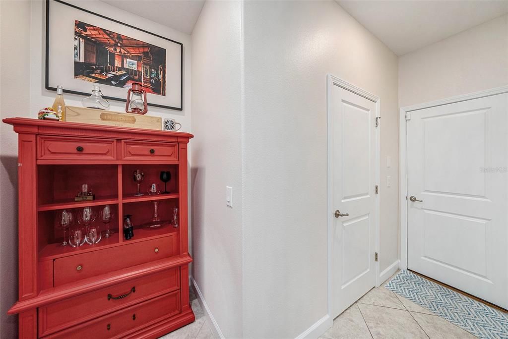 待售: $390,000 (3 贝兹, 2 浴室, 2303 平方英尺)