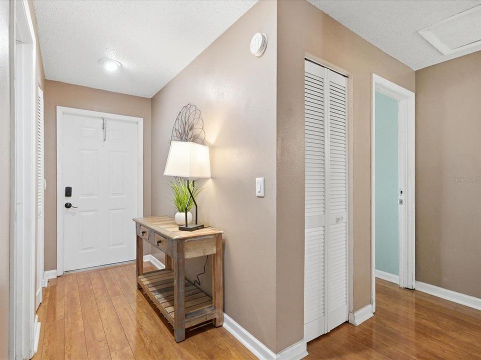 На продажу: $275,000 (2 спален, 2 ванн, 1278 Квадратных фут)