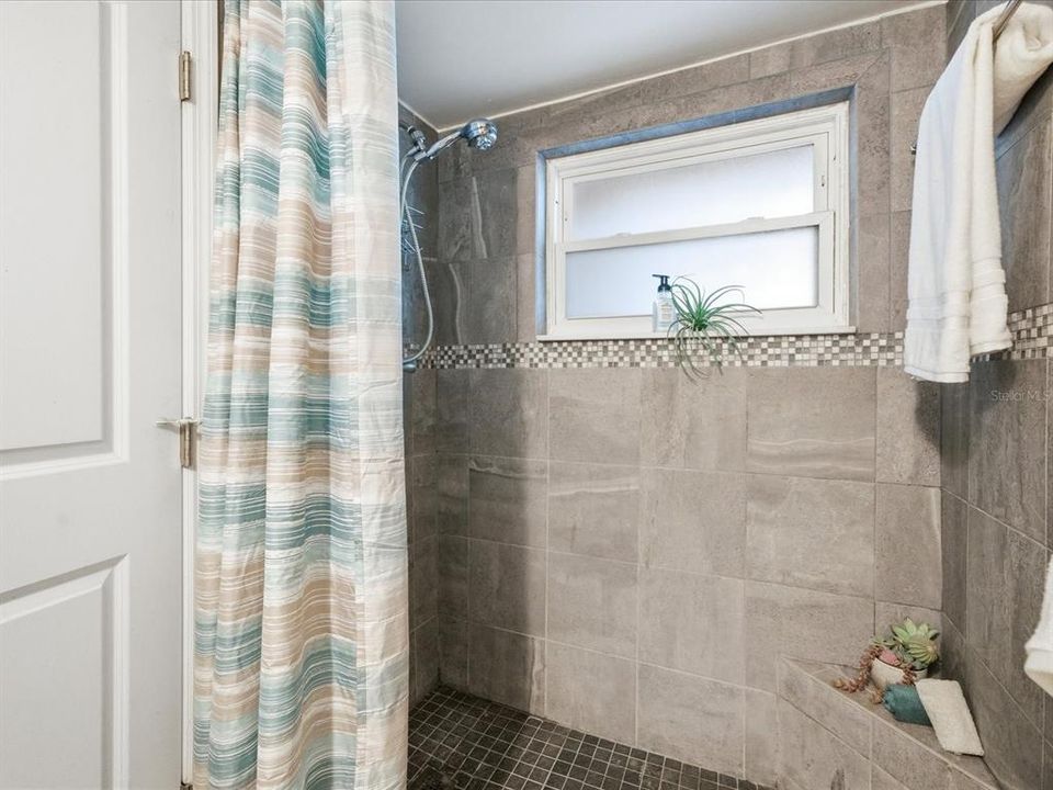 На продажу: $275,000 (2 спален, 2 ванн, 1278 Квадратных фут)