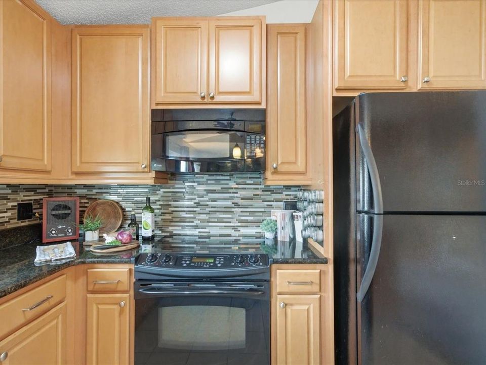 На продажу: $275,000 (2 спален, 2 ванн, 1278 Квадратных фут)