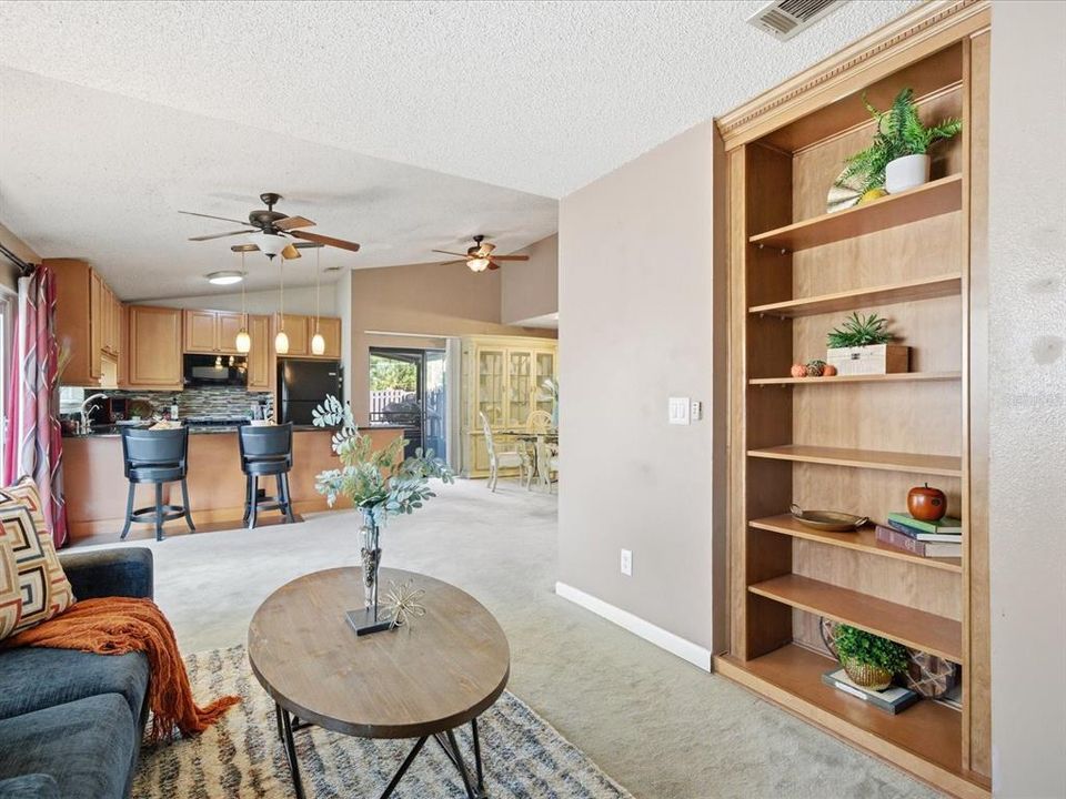 На продажу: $275,000 (2 спален, 2 ванн, 1278 Квадратных фут)