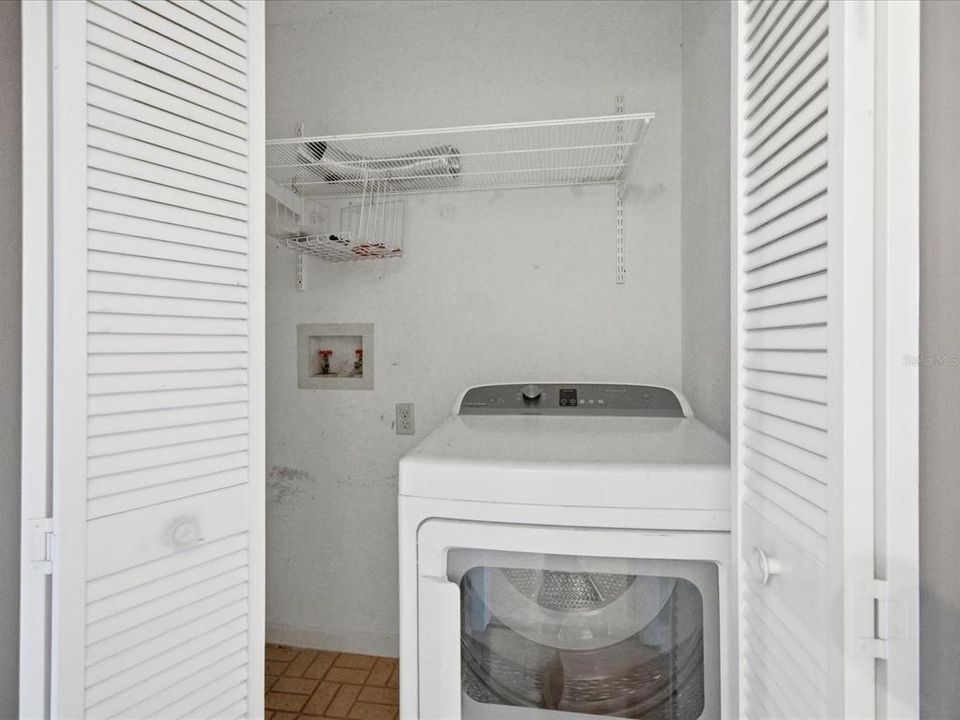 На продажу: $275,000 (2 спален, 2 ванн, 1278 Квадратных фут)