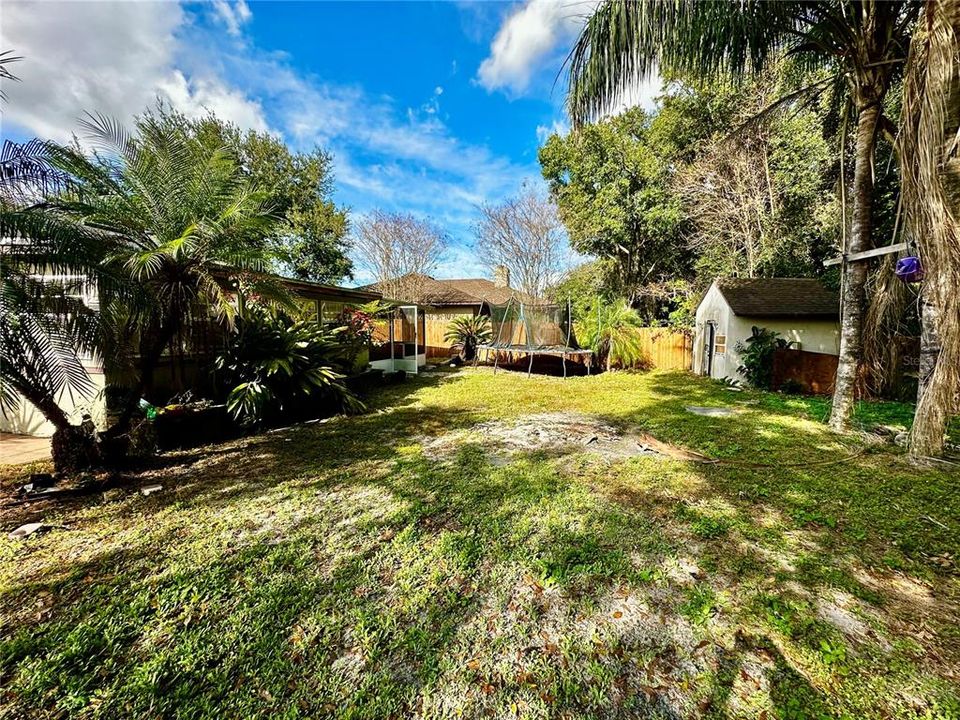 For Rent: $2,000 (3 beds, 2 baths, 1212 Square Feet)