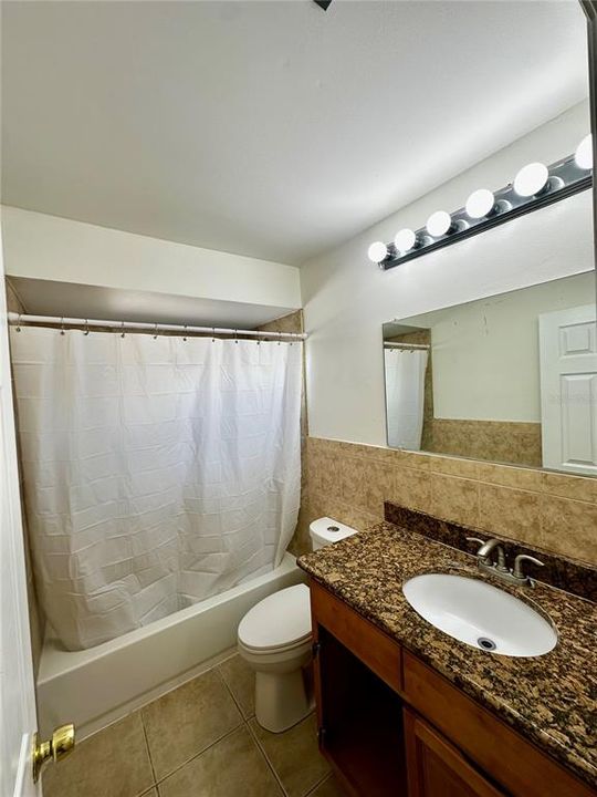 For Rent: $2,000 (3 beds, 2 baths, 1212 Square Feet)