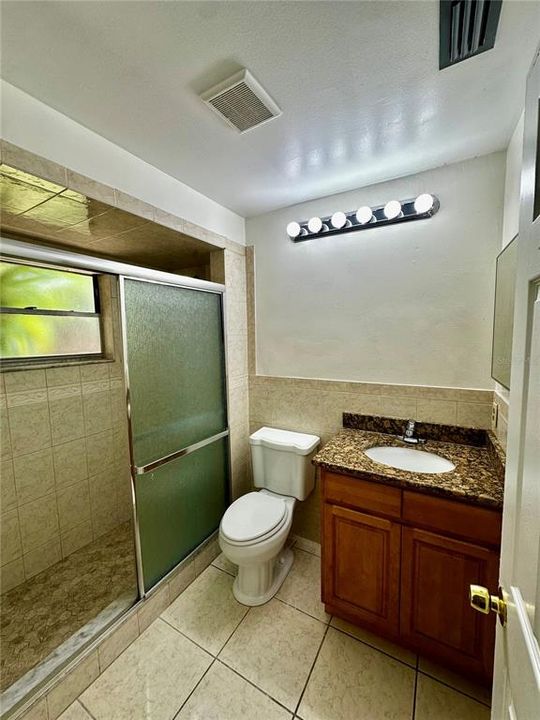 For Rent: $2,000 (3 beds, 2 baths, 1212 Square Feet)