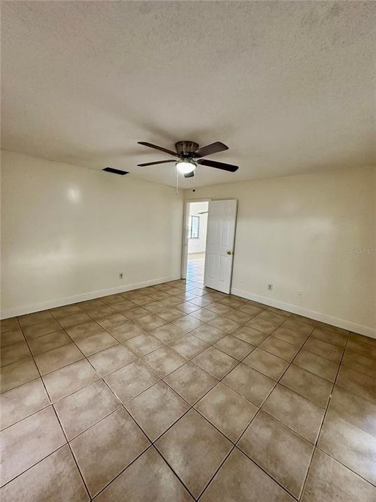 For Rent: $2,000 (3 beds, 2 baths, 1212 Square Feet)