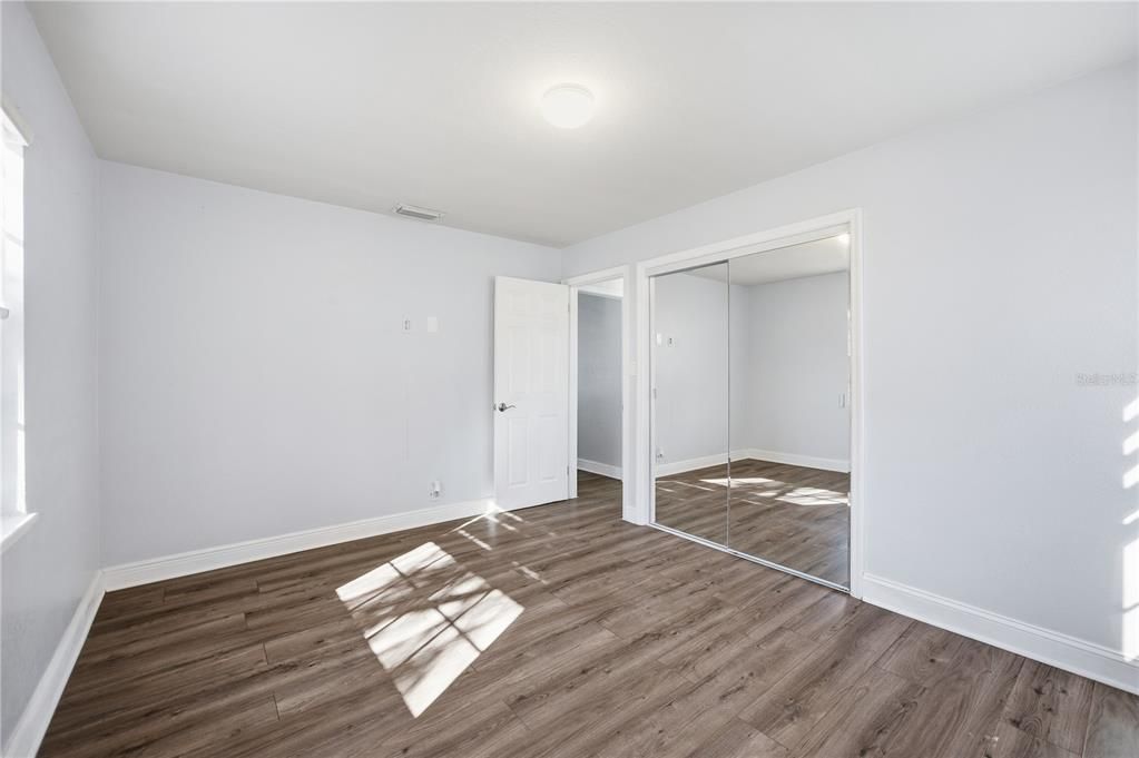 На продажу: $299,999 (2 спален, 1 ванн, 756 Квадратных фут)