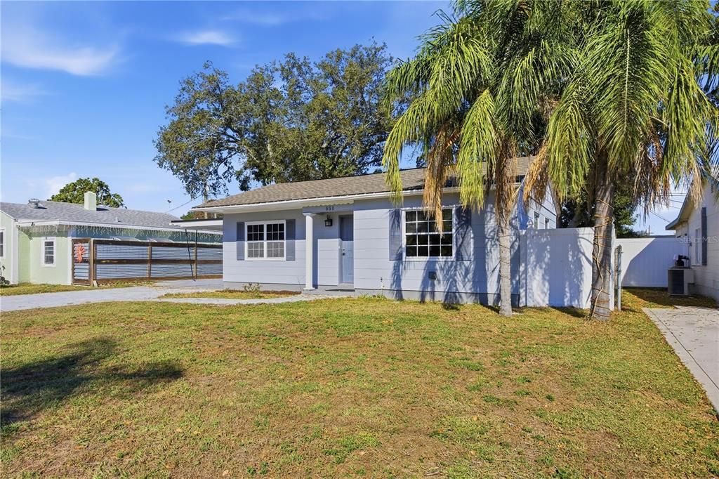 На продажу: $299,999 (2 спален, 1 ванн, 756 Квадратных фут)