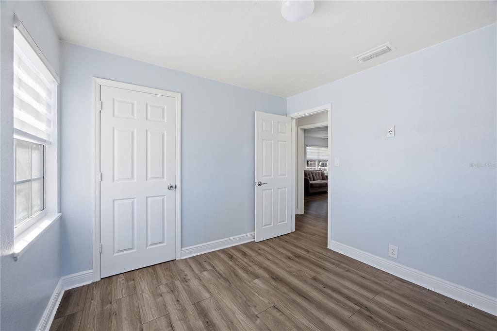 На продажу: $299,999 (2 спален, 1 ванн, 756 Квадратных фут)