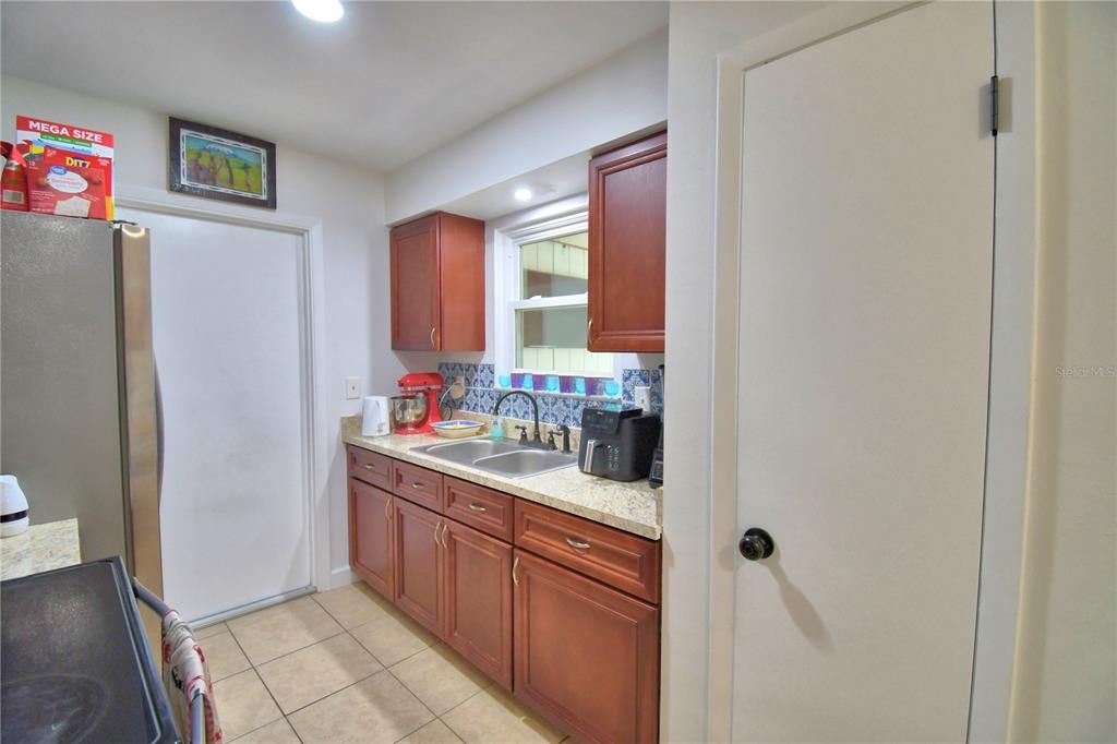 For Sale: $249,900 (2 beds, 2 baths, 918 Square Feet)