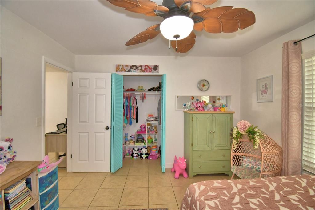 For Sale: $249,900 (2 beds, 2 baths, 918 Square Feet)