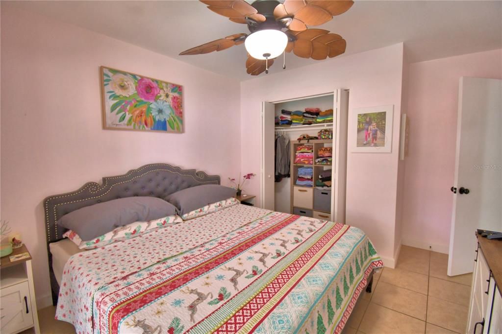 For Sale: $249,900 (2 beds, 2 baths, 918 Square Feet)