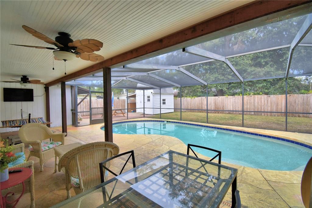 For Sale: $249,900 (2 beds, 2 baths, 918 Square Feet)