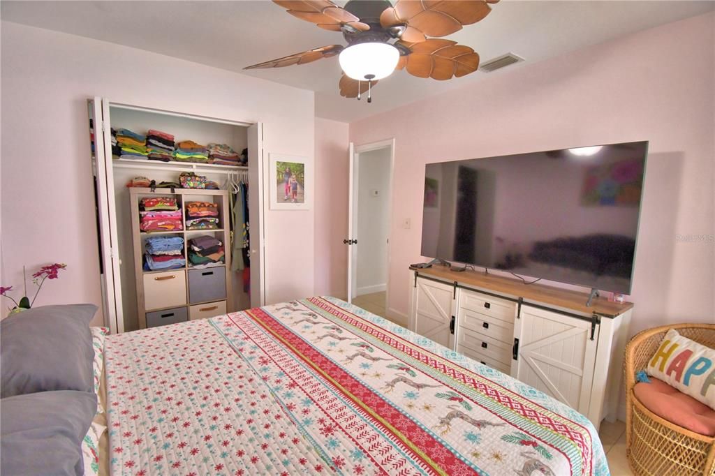 For Sale: $249,900 (2 beds, 2 baths, 918 Square Feet)