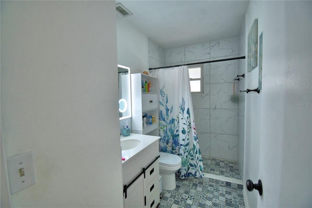 For Sale: $249,900 (2 beds, 2 baths, 918 Square Feet)