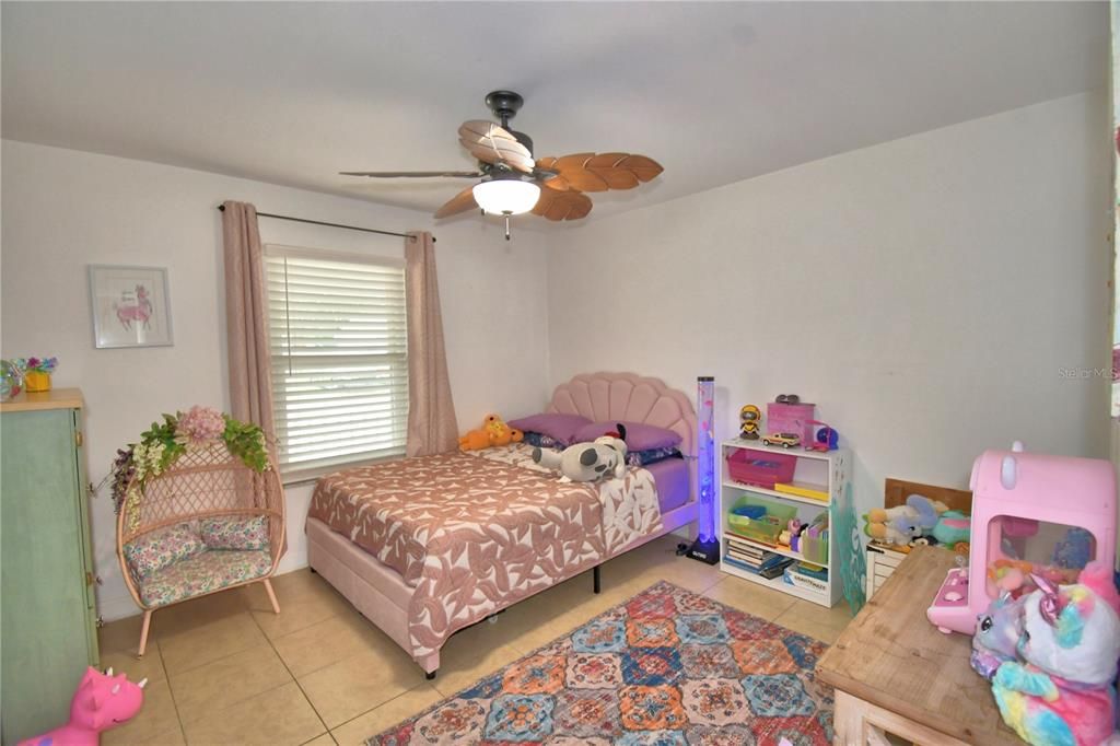 For Sale: $249,900 (2 beds, 2 baths, 918 Square Feet)