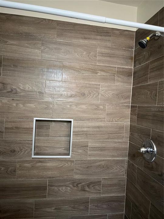 待售: $229,900 (2 贝兹, 1 浴室, 916 平方英尺)