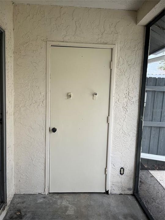 待售: $229,900 (2 贝兹, 1 浴室, 916 平方英尺)