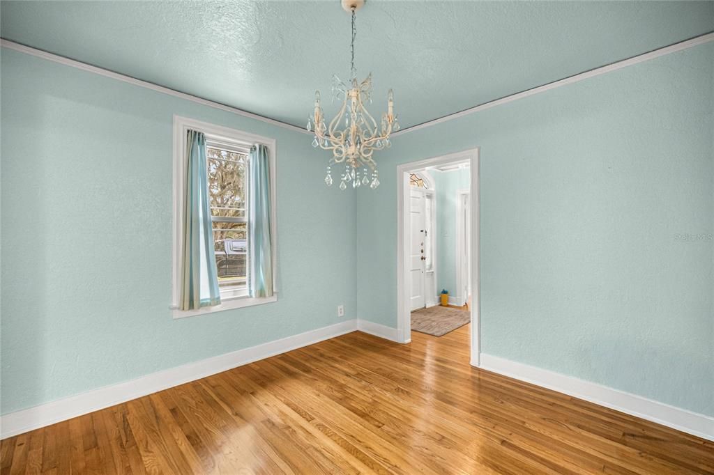 For Sale: $649,900 (3 beds, 2 baths, 2389 Square Feet)