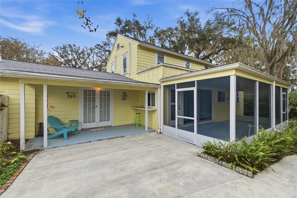 For Sale: $649,900 (3 beds, 2 baths, 2389 Square Feet)