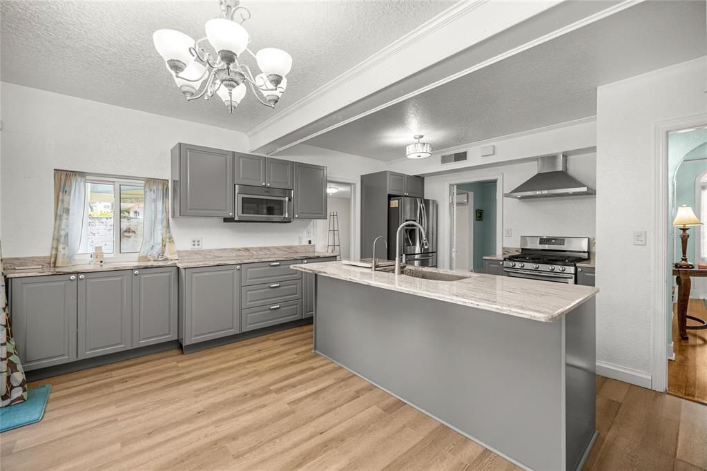 For Sale: $649,900 (3 beds, 2 baths, 2389 Square Feet)