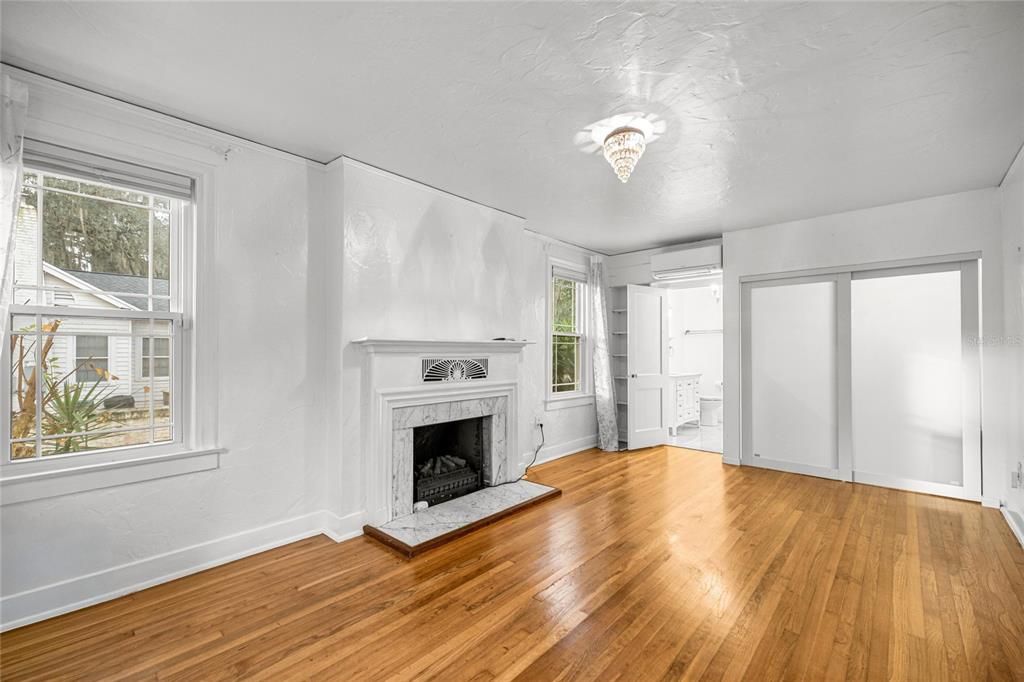 For Sale: $649,900 (3 beds, 2 baths, 2389 Square Feet)